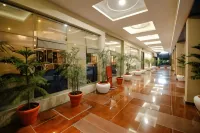 Glades Hotel