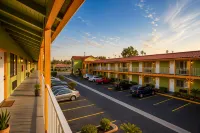 Big A Motel & Suites Near Disneyland Orange County - Motels