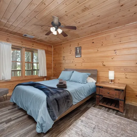 Serene 4 bedroom Cabin in Southern Sierras Near Kernville/Lake Isabella