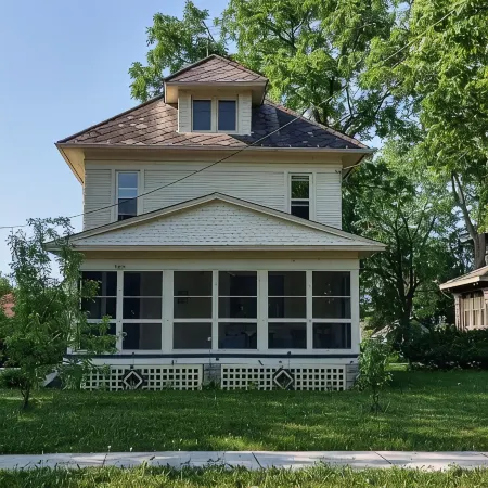 1910 Family Home near Lake Winnebago, available for EAA