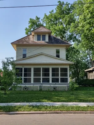 1910 Family Home near Lake Winnebago, available for EAA - 방갈로