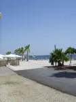 Beachside sea views, aircon, internet, modern, private parking - Wifi