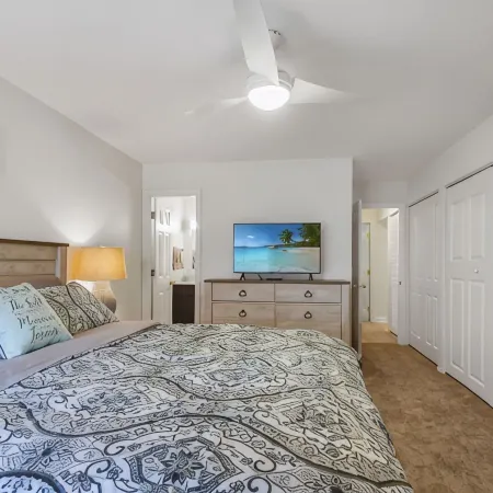 Turtle Cove Condo--- Steps to Siesta Key Beach