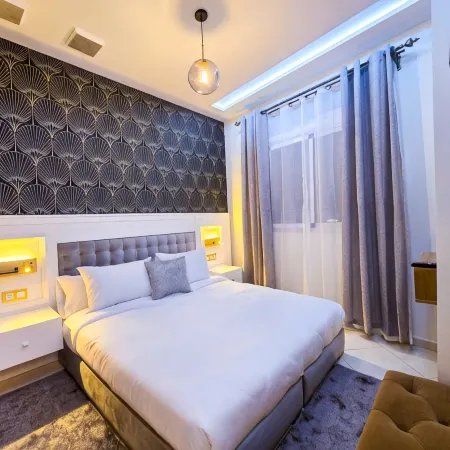 Elite Holiday Home - Luxury & Centric Flat