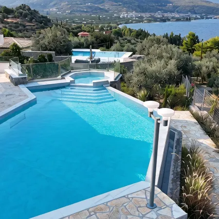 Villa Arian