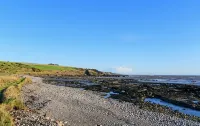 Cottage With Secure Garden, Wood Burning Stove And Sea Views - Homestays