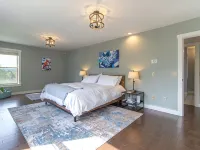 Prime Location! Luxe Home on Darling Hill w/ Direct Kingdom Trails Access Onsite Hotels in Burke