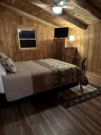 Rustic log cabin~ HOT TUB~ Breathtaking mountian views near Hatley Point - Alppimaja