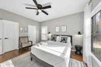 NEW - Modern Cabin Oasis - 2 Acre Retreat!