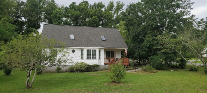 Cozy, Clean, and Comfortable 3 Bedroom/ 2.5 Bath Home in Sneads Ferry, 온슬로 카운티 호텔