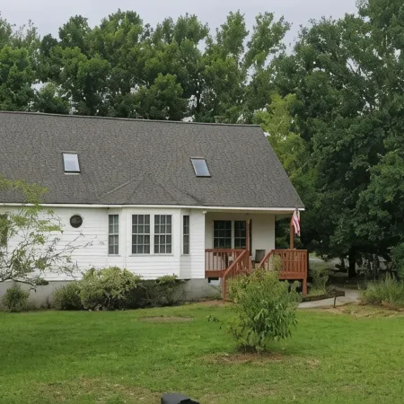 Cozy, Clean, and Comfortable 3 Bedroom/ 2.5 Bath Home in Sneads Ferry,