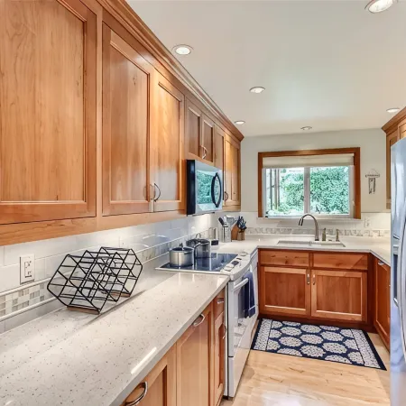 Entire home: Charming Home with Beautiful Yard