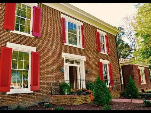 Early Inn at the Grove - 4-Star