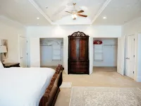 Sleeps 23, 8 bedrooms, 6 bath, near SLC & Provo Hotels in South Jordan