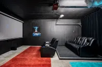 ATX Arcade, Theater, & Poolside Oasis! Pet & Kid Friendly!