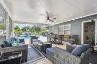 Tropical Oasis in the Heart of Tampa - Perfect for Families or Couples - Private Pools