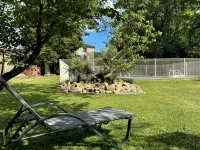 Maison 18e Siècle Avec son Parc au Bord de la Rivière à 5 Minutes du Futuroscope - 4-Star