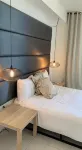 A1606B Cozy Lil' place in Downtown Doral - Condos