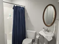 Bluebonnet Cottage Duplex in Downtown Denison--Perfect Blend of Charm & Comfort Ξενοδοχεία στην πόλη Denison