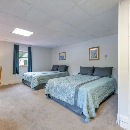 5BR 3 Bath-The Maine House@Twin Hills Cottages