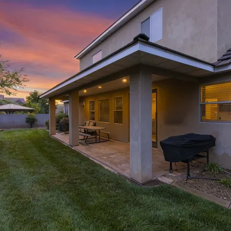 Hot Tub Game Room. Sleeps 17. You Tube TV. 20 minutes to Zions Natl Park