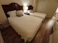 Small Family Getaway-Couples Retreat-Book Now! Strong WIFI - Super Clean - สระว่ายน้ำส่วนตัว