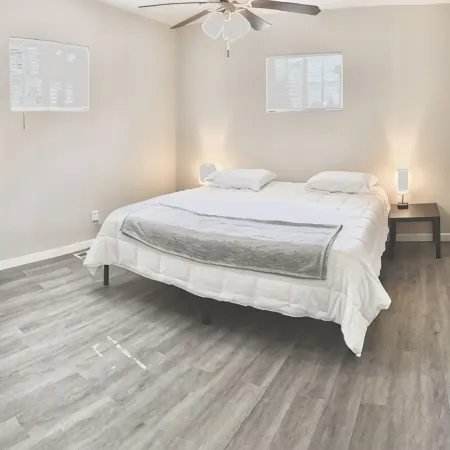 Blue Bungalow with King bed by the lake