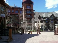 Ski In/Out Home, Game Room, Incredible views from the slopes! BBQ Grill/Jacuzzi!