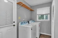 Modern Farmhouse 4 Bedroom Home Away From Home - บังกะโล
