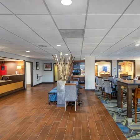 Holiday Inn Express FORSYTH by IHG