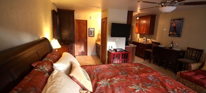 Remodeled Condo 300 Ft From The Ocean!!! コロアのホテル