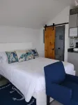 Driftwood Studio Beachfront cottage right in the Dunes - Wi-Fi