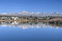 Nicely Renovated Two Bedroom Two Bath Condo with Lake and Mountain Views! - 4성급