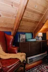 Riverfront! Pet-Friendly A-Frame Cabin - 25min to Sierra @ Tahoe - Chalets
