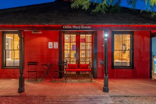 China Mary Inn: "China Mary's" House right on Historic Allen St in Tombstone - 4-Star