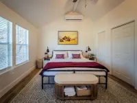 Oak Ridge Cottage ll - Cozy Place To Stay! - Boutique