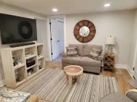 Newly Remodeled 1 Bedroom on River - Apartemen
