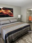 Contemporary 1400 sq ft Space in Lower Level Open Concept Gas Burning Fireplace -  Apartamentos vacacionales