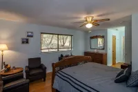 Visit Yosemite Stay at Valley Oak Vacations.Free EV Charging Station. - Homestays
