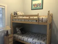 Adorable beach cabin within a few steps to a secluded beach! - Wifi