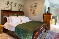 Skylight Ranch - Spacious Getaway - Homestays