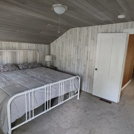 Entire Home - 4 Bedroom - Sleeps 10 Canandaigua - Steps Off Main St / Downtown