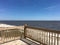Beautiful New Beach Front Home just minutes from Biloxi casinos! - de playa