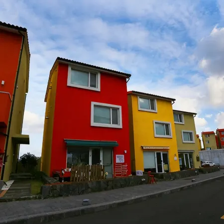 216 Dong Jeju Swiss Village Отели рядом с достопримечательностью «Парк аттракционов «Эколенд»»