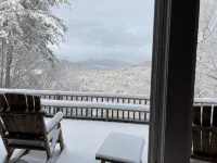 Fabulous Mountain View Chalet close to Everything in North Conway.  Pet Friendly - Mountain view