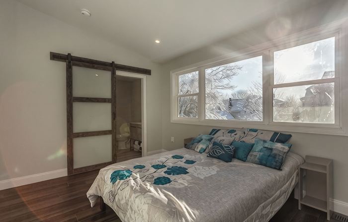 Renovated 3 Bedroom Home with Family Theater Room and Sauna