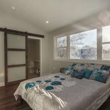 Renovated 3 Bedroom Home with Family Theater Room and Sauna Hotels in Middleborough