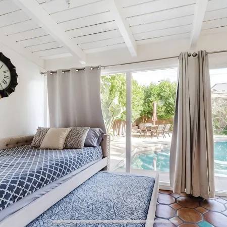 Naples Island Pool House