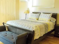 Chateau Herb ~ Miranda Carriage House Apt - บังกะโล