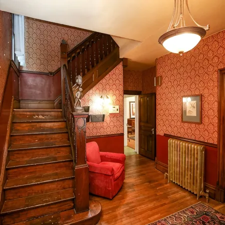 Large, kid friendly, private home on a brick street, 10 mins from downtown